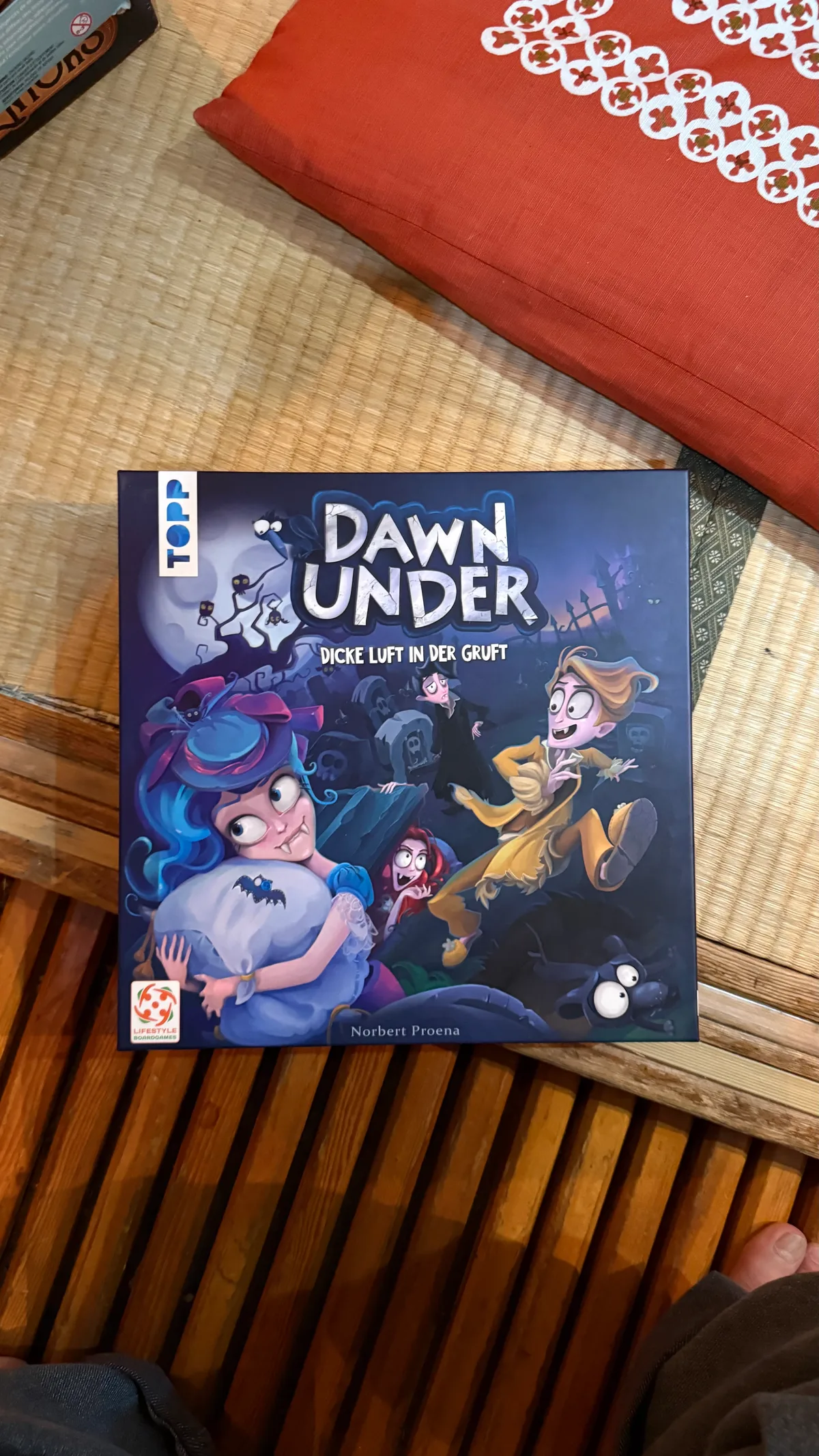 DAWN UNDER (ドーンアンダー)